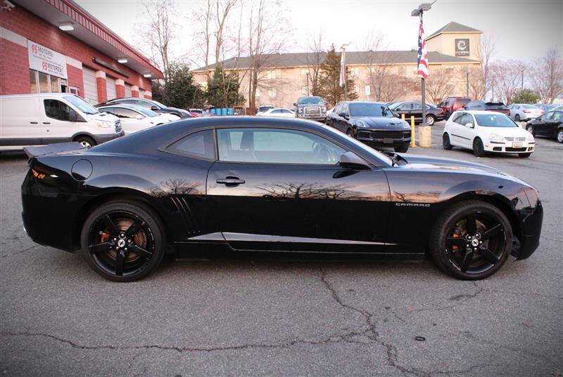 Used 2011 Chevrolet Camaro LT w/ Silver Stripe Package RWD image 6