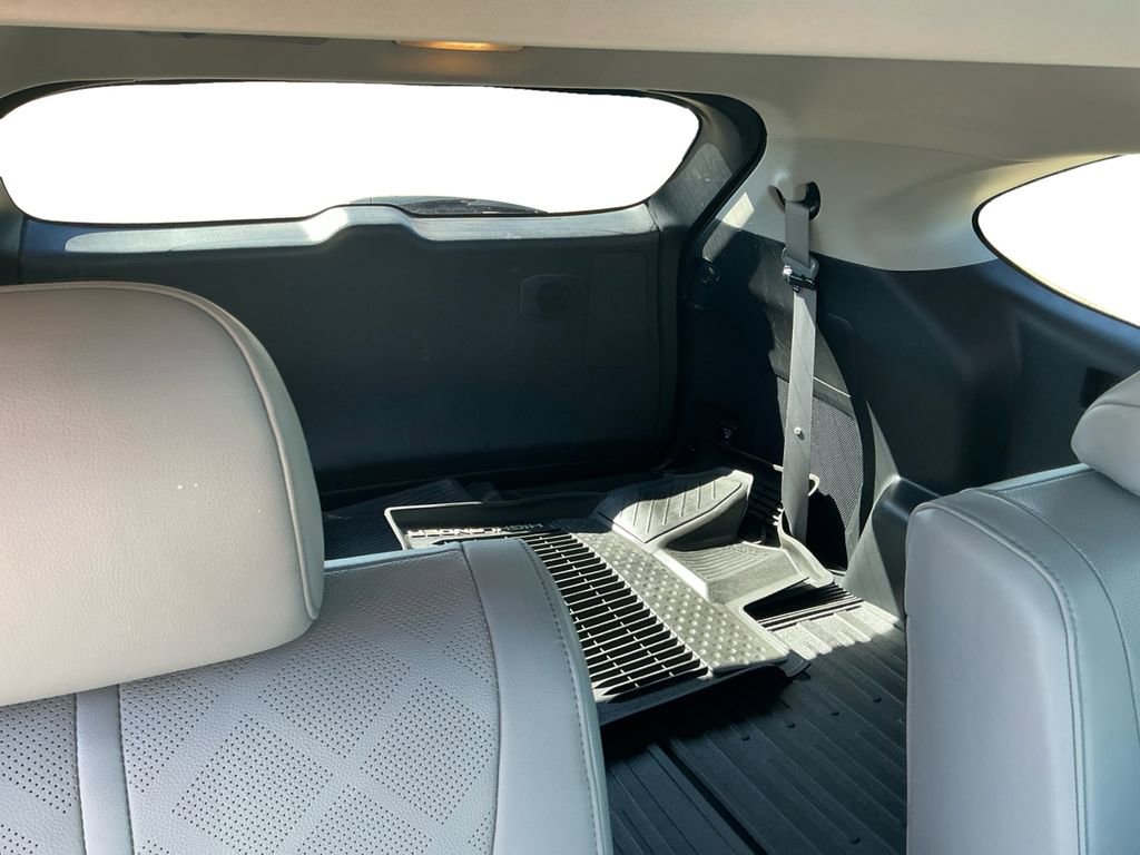 Used 2020 Toyota Highlander Platinum image 20