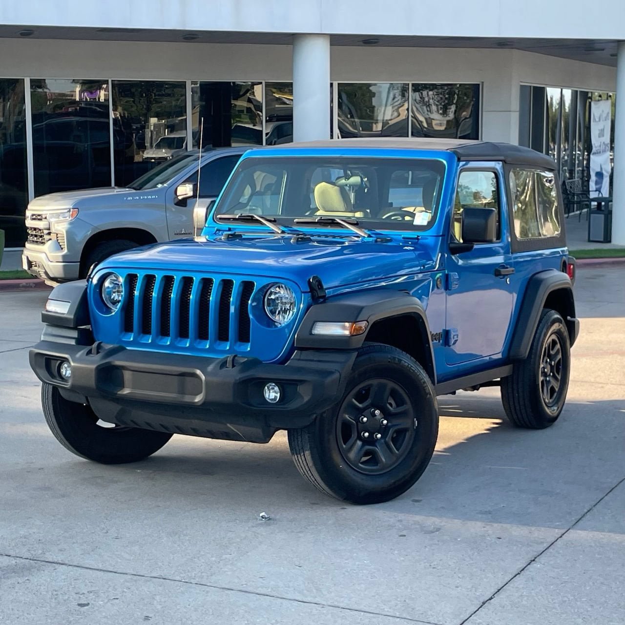Used 2023 Jeep Wrangler Sport AWD/4WD image 9