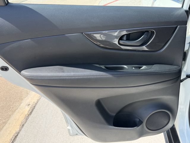 Used 2020 Nissan Rogue S FWD image 22