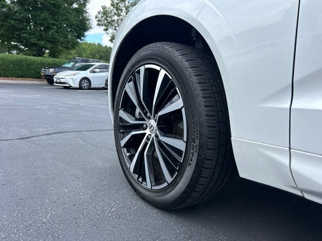 Used 2025 Volvo XC60 B5 Plus w/ Protection Package Premier AWD/4WD image 13