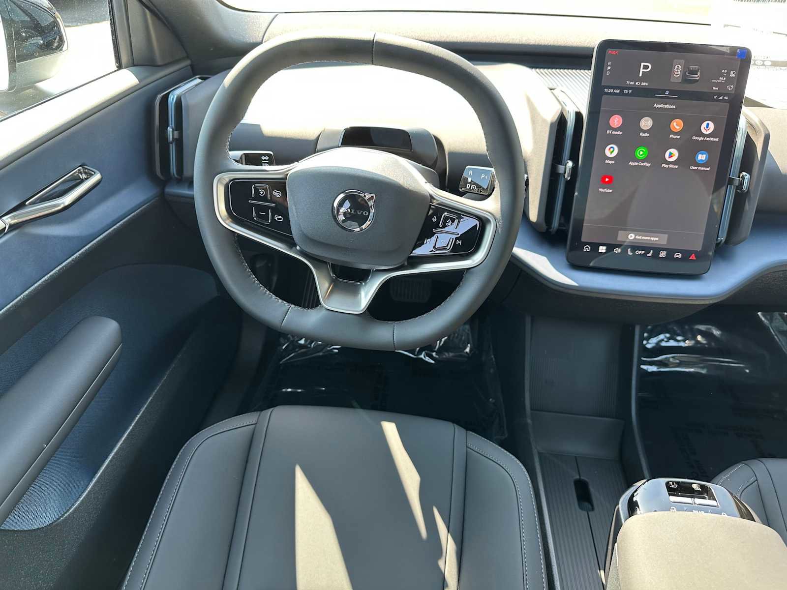 New 2025 Volvo EX30 Plus w/ Protection Package Premier image 17