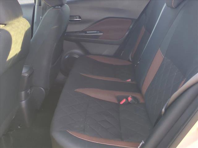 Used 2020 Nissan Kicks SR image 17