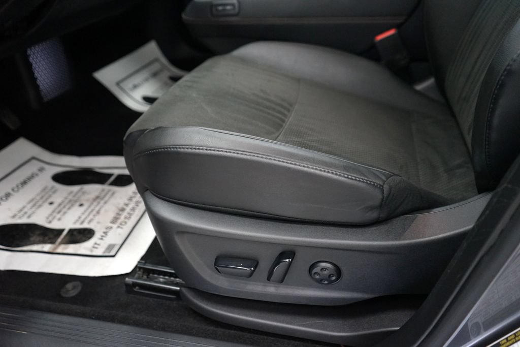 Used 2023 Nissan Ariya FWD image 30