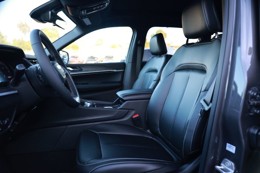 New 2025 Jeep Grand Cherokee Limited image 14