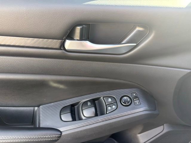 Used 2025 Nissan Altima 2.5 SV image 21