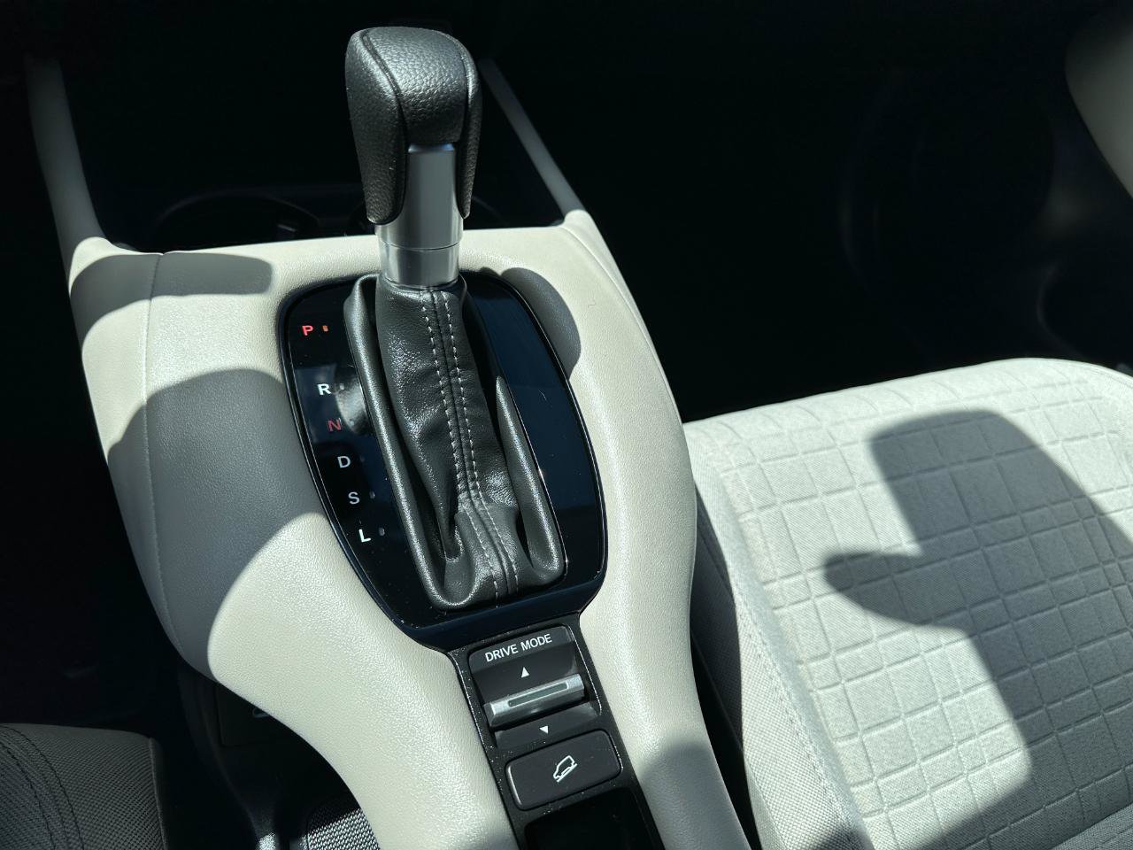 Used 2024 Honda HR-V LX image 55