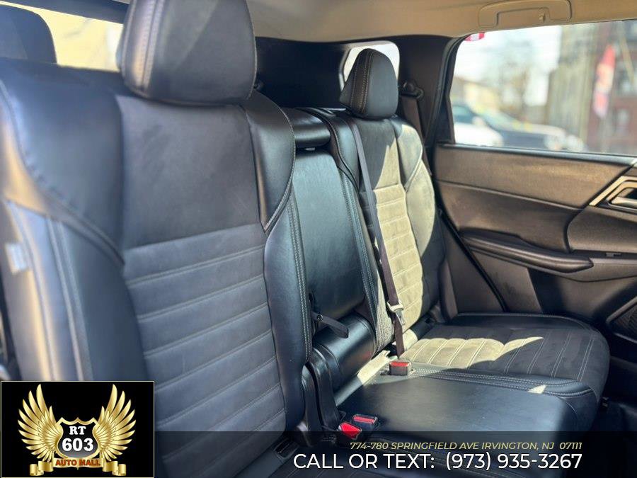 Used 2024 Mitsubishi Outlander FWD image 11