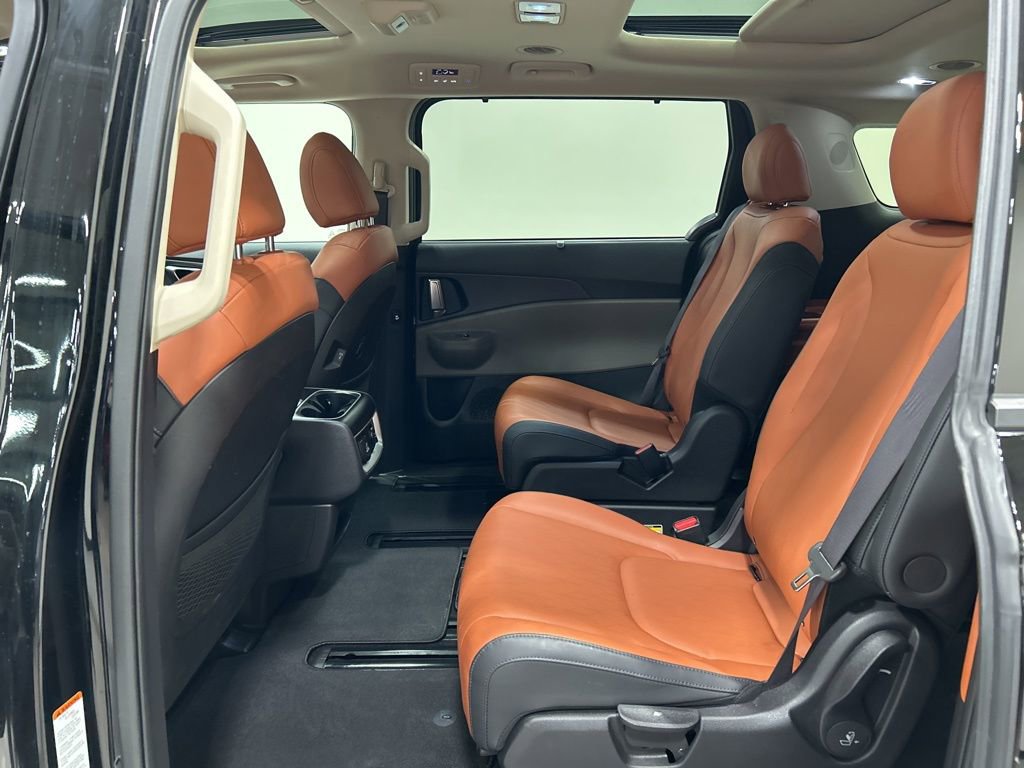 Used 2025 Kia Carnival SX image 33