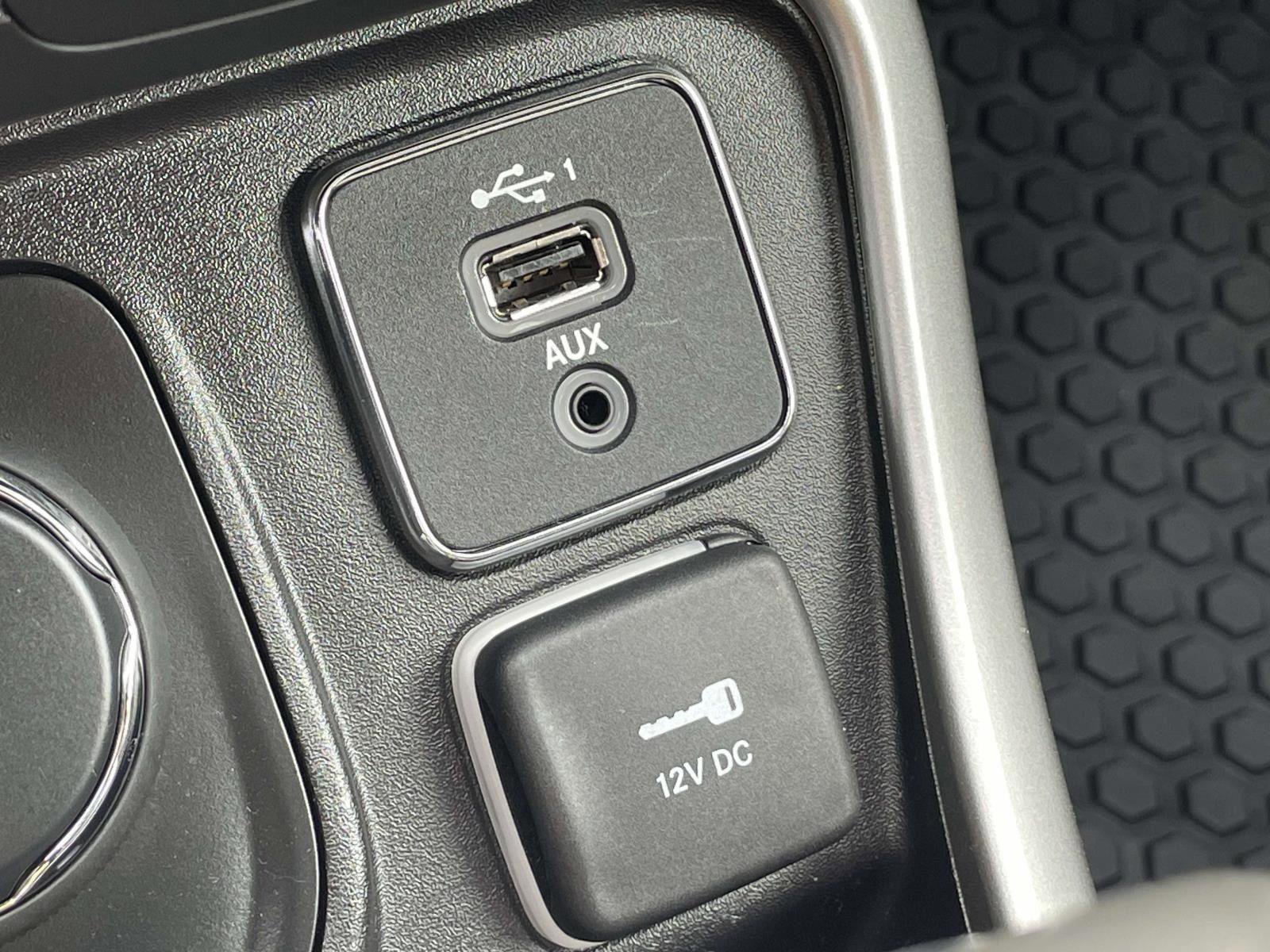 Used 2020 Jeep Compass Latitude w/ Cold Weather Group image 16