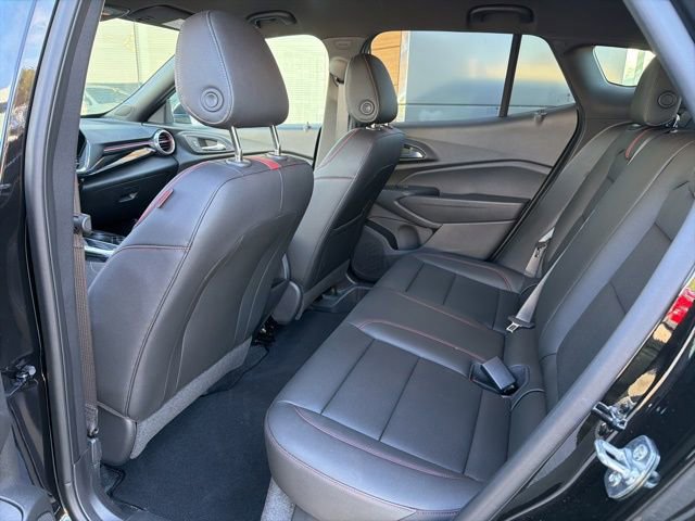 Used 2025 Chevrolet Trax RS image 15