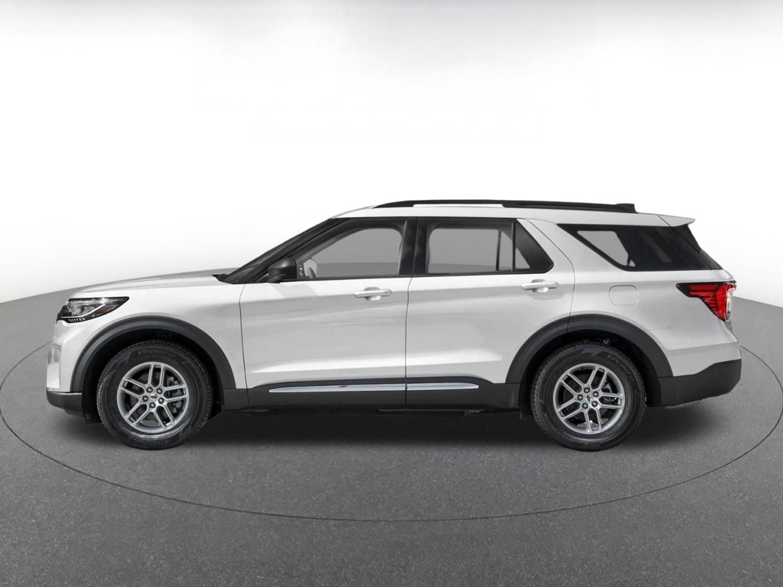 Used 2026 Ford Explorer Active AWD/4WD image 3