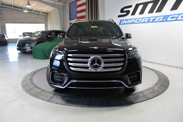 Used 2024 Mercedes-Benz GLS 450 4MATIC w/ AMG Line Exterior image 3