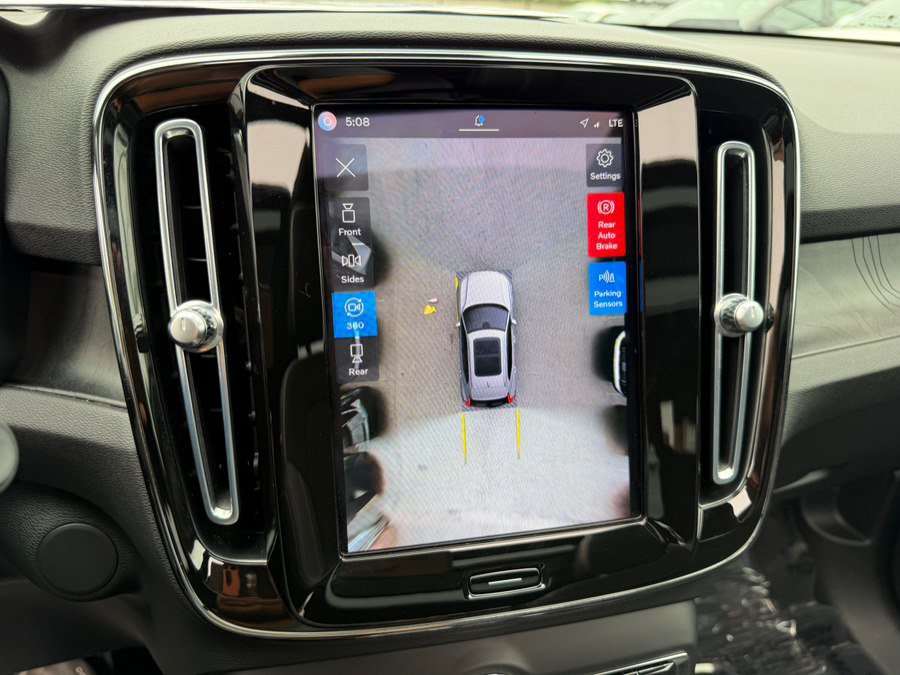 Used 2023 Volvo XC40 Recharge Plus AWD/4WD image 25