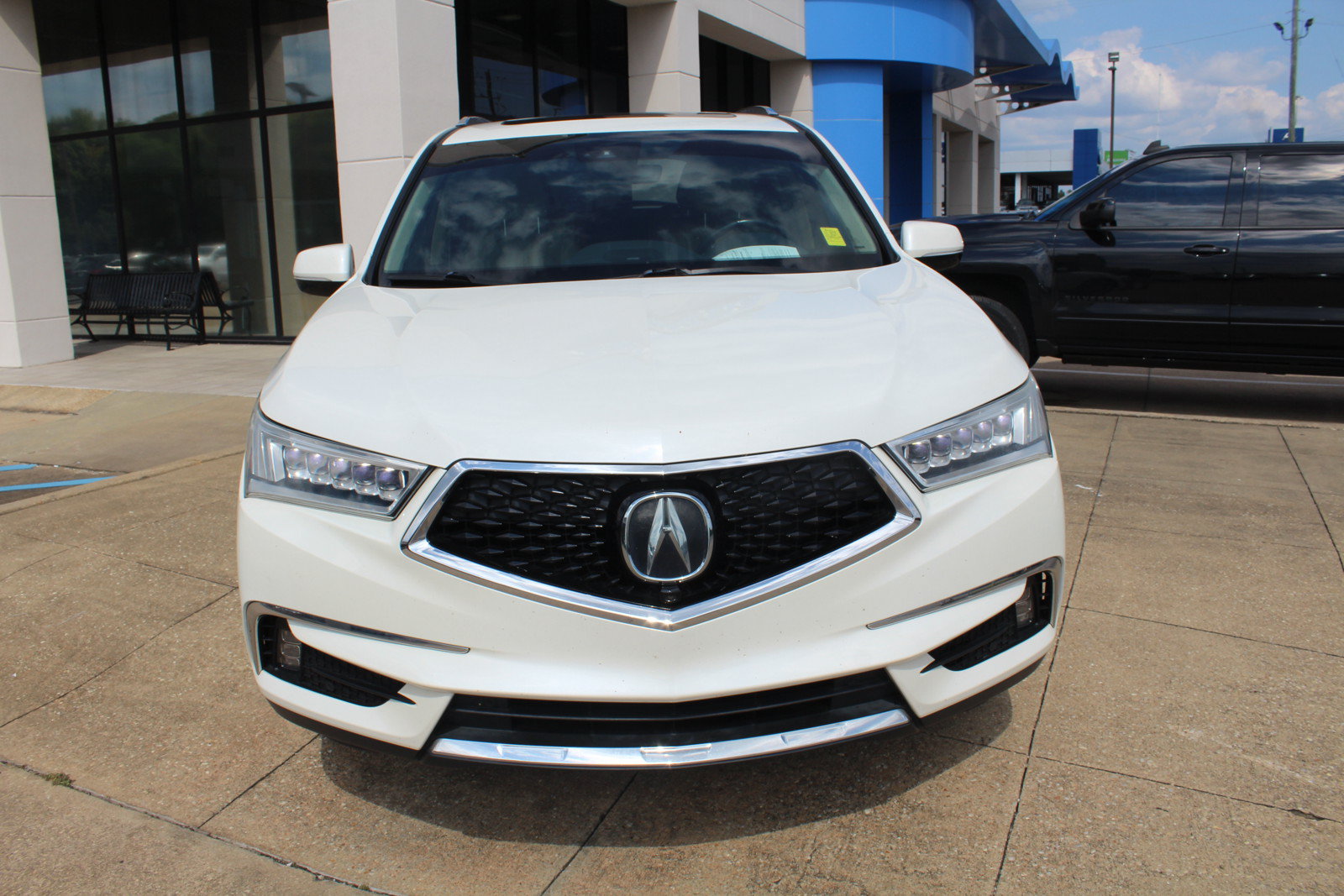 Used 2018 Acura MDX w/ Advance Package AWD/4WD image 2