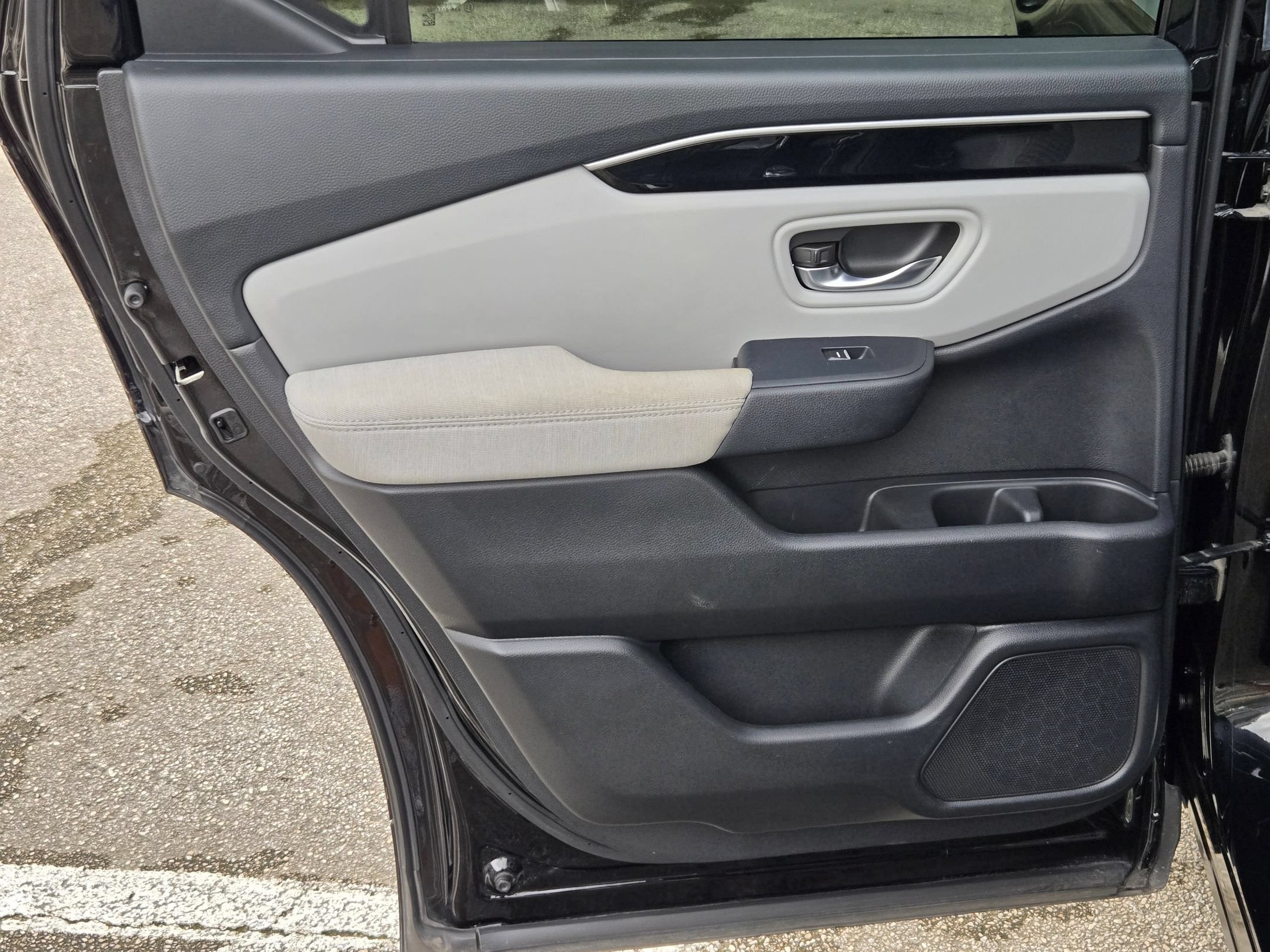 Used 2023 Honda Pilot LX image 16