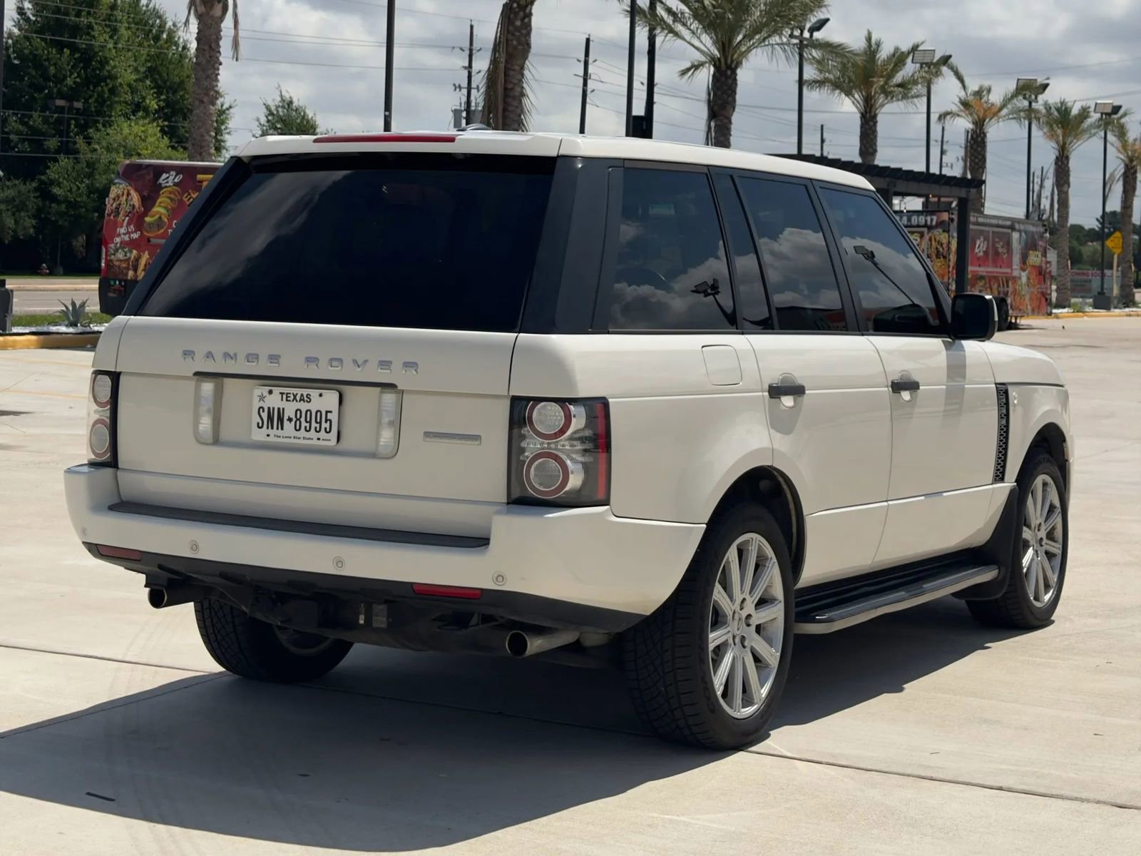 Used 2010 Land Rover Range Rover Supercharged AWD/4WD image 6