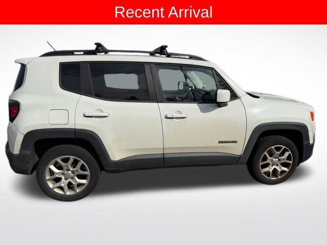 Used 2016 Jeep Renegade Latitude image 2