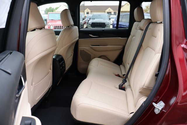 New 2025 Jeep Grand Cherokee Limited image 40