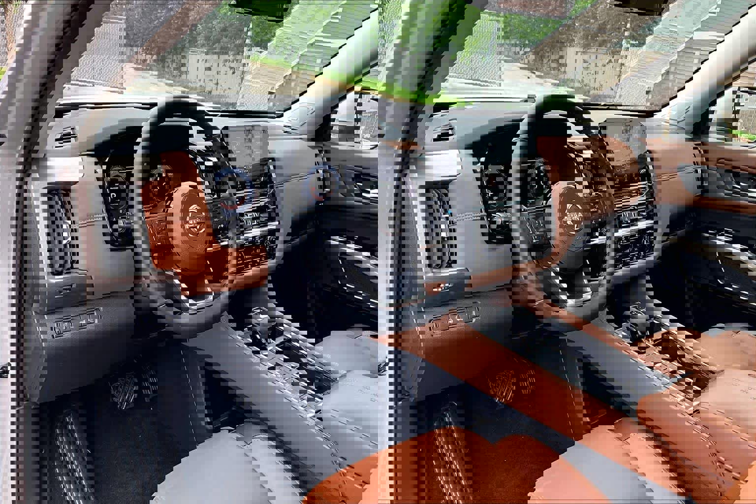 Certified 2025 Nissan Pathfinder Platinum w/ Cargo Package FWD image 18