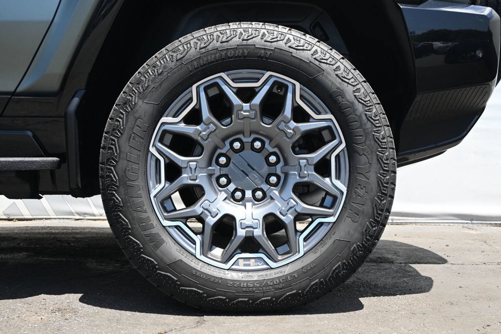 Used 2024 GMC Hummer EV 3X AWD/4WD image 7