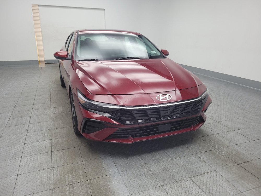Used 2025 Hyundai Elantra Limited FWD image 14