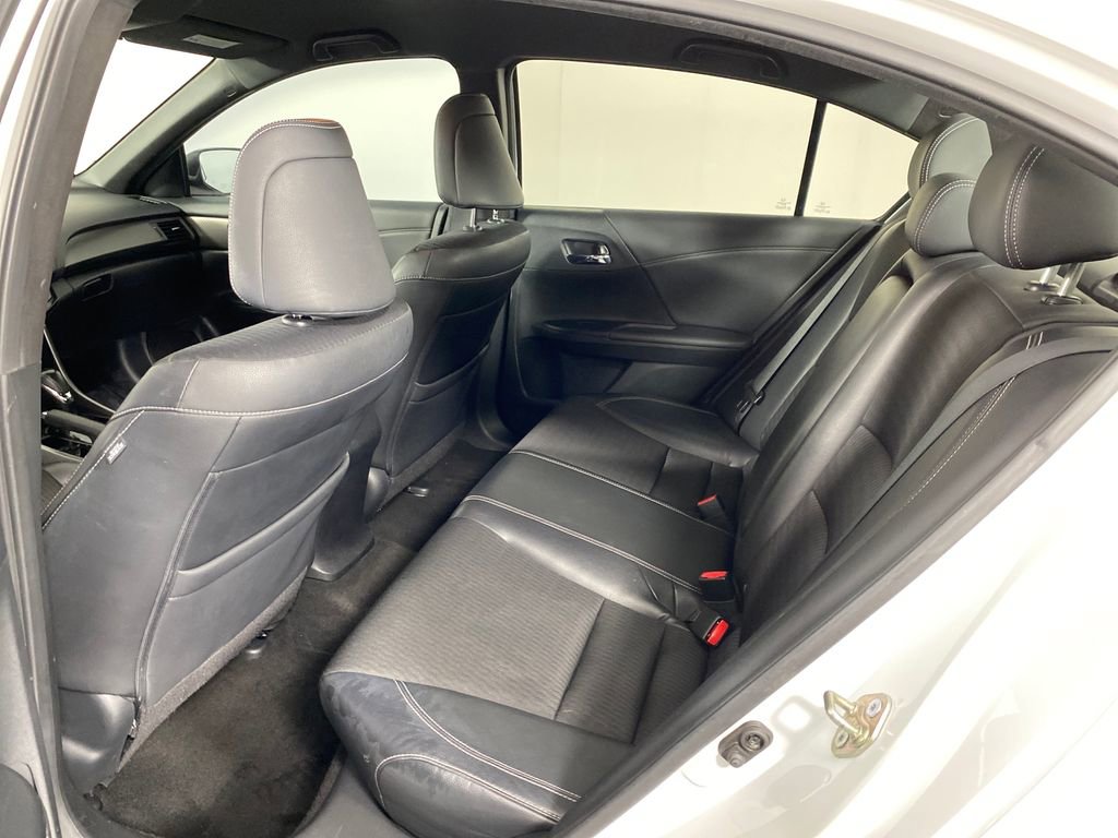 Used 2016 Honda Accord Sport image 25