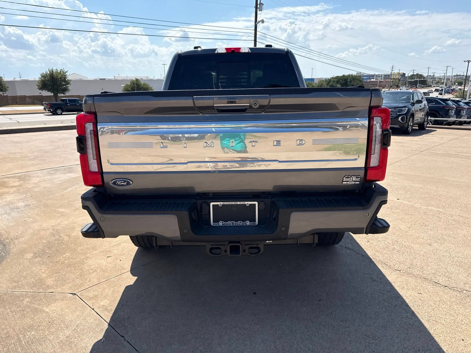 Used 2024 Ford F350 Limited w/ FX4 Off-Road Package AWD/4WD image 6
