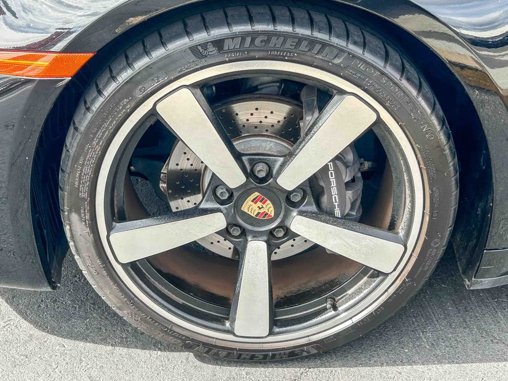 Used 2024 Porsche 911 Carrera RWD image 11