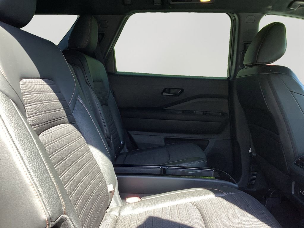 Used 2024 Nissan Pathfinder Rock Creek image 13