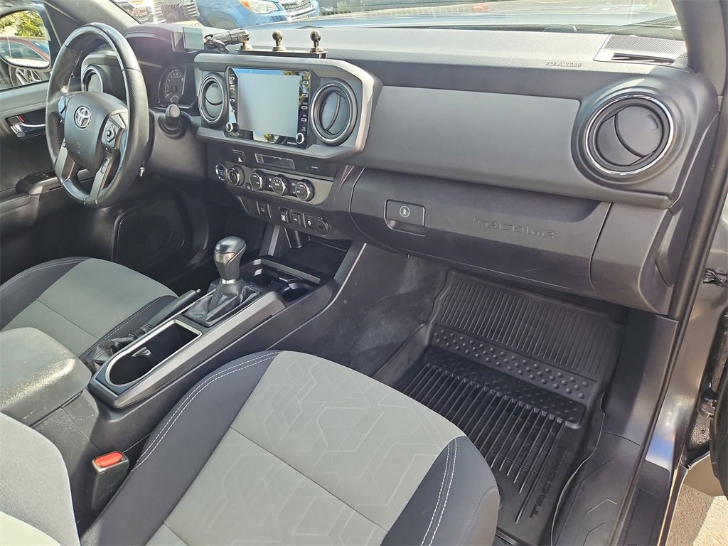 Used 2021 Toyota Tacoma TRD Off-Road image 17