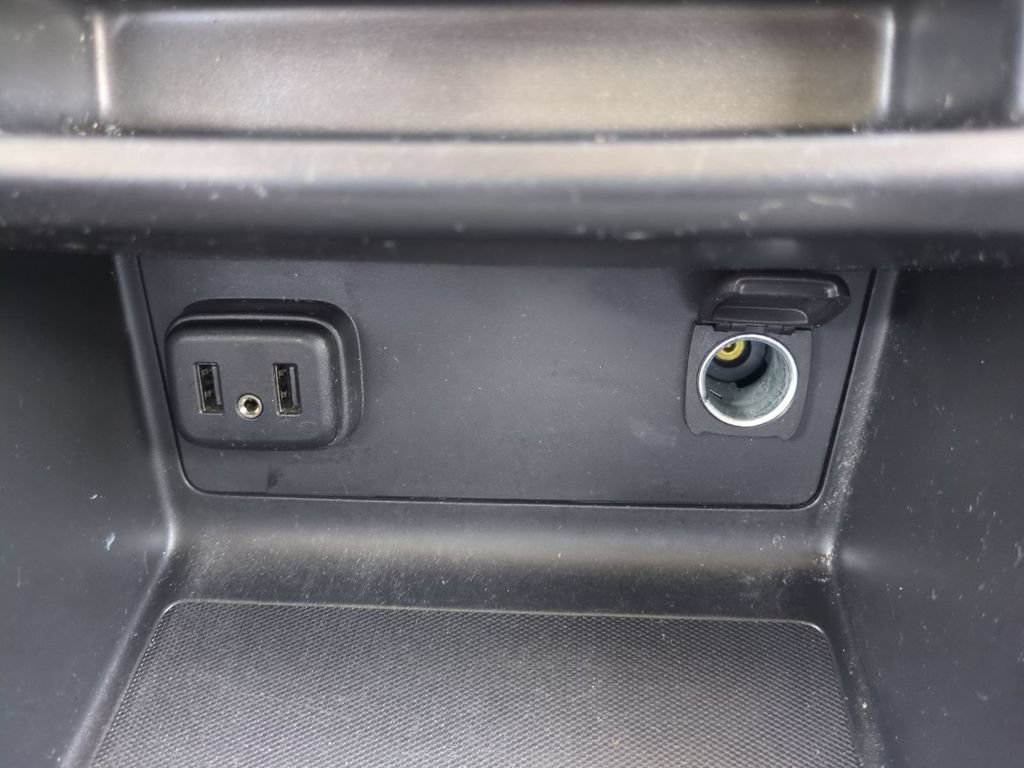 Used 2022 Chevrolet Colorado LT w/ Redline Special Edition RWD image 25
