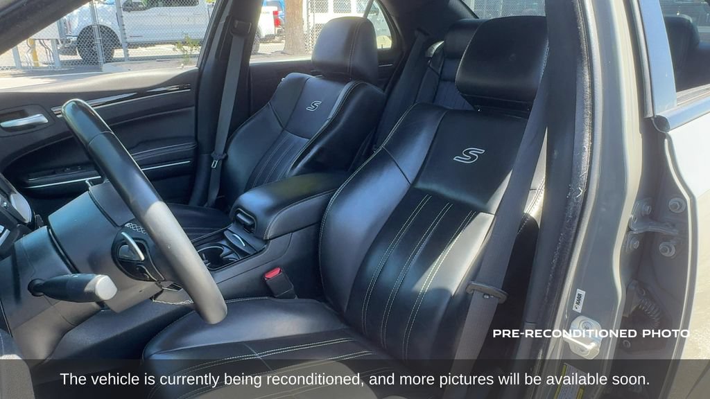 Used 2018 Chrysler 300 S w/ S Model Appearance Package RWD image 11