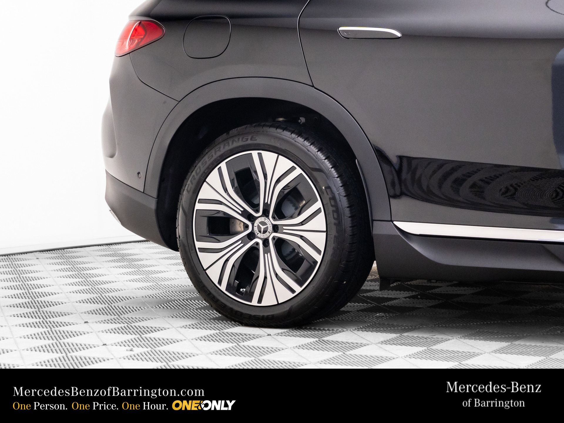 New 2026 Mercedes-Benz EQE 320 4MATIC SUV image 37