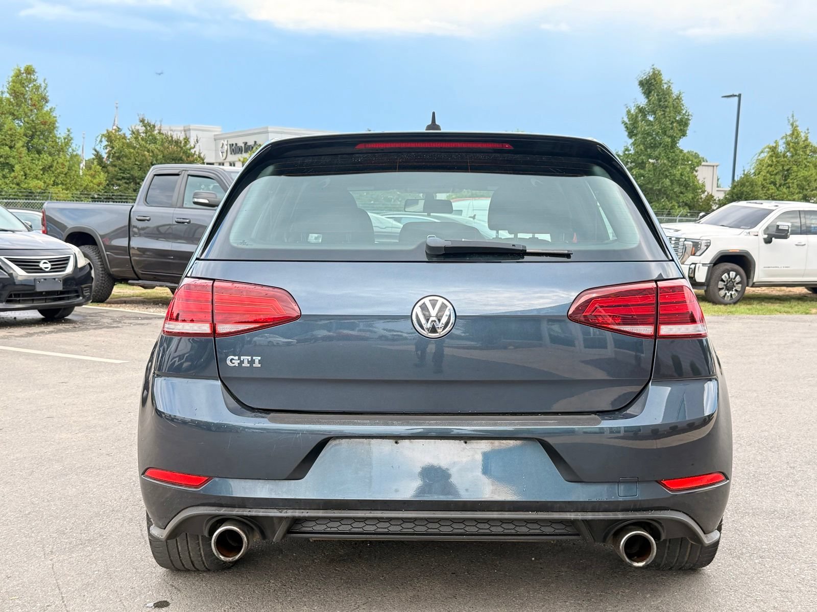 Used 2018 Volkswagen GTI SE FWD image 11