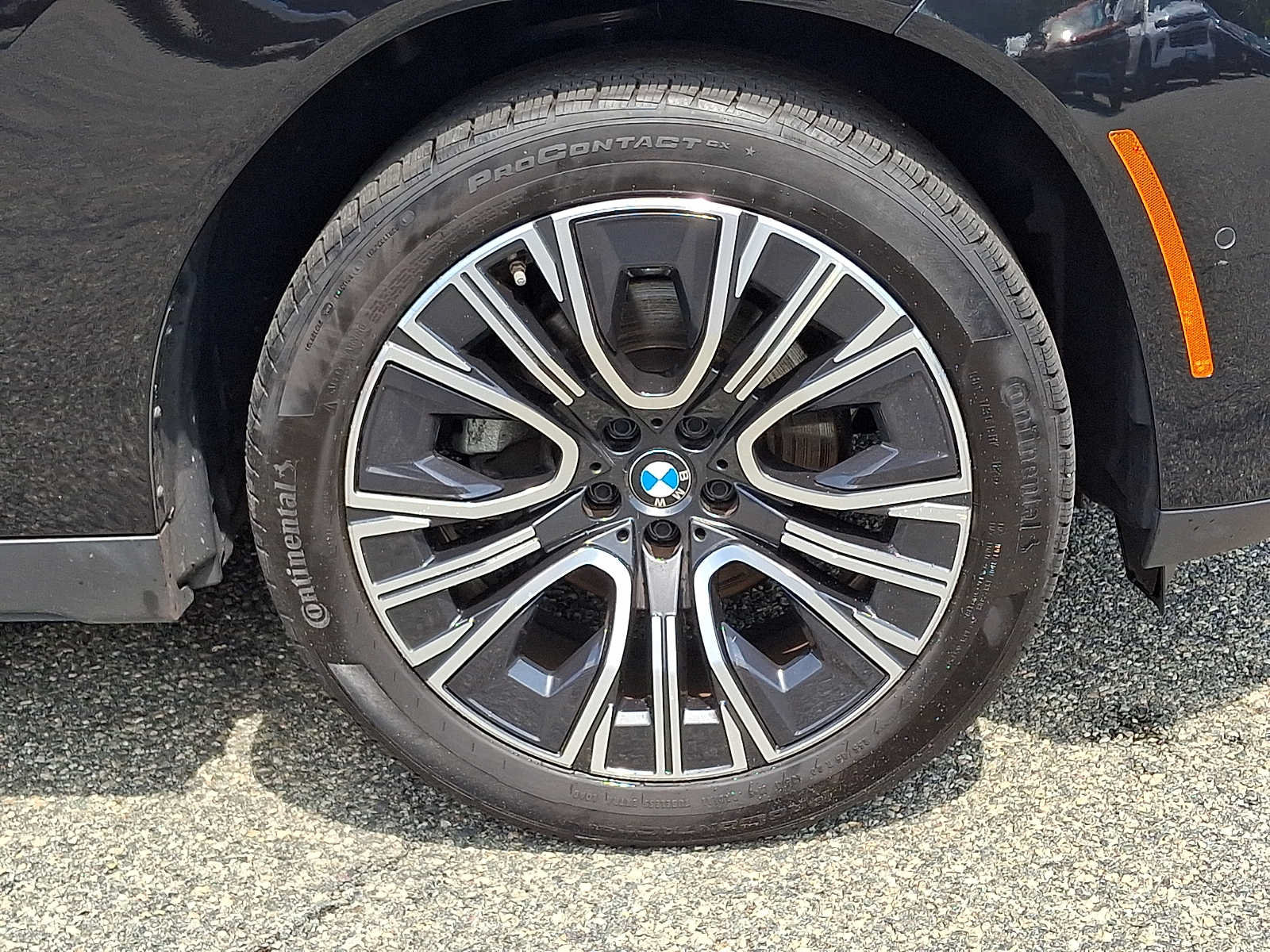 Used 2025 BMW X3 xDrive30i w/ Premium Package AWD/4WD image 8