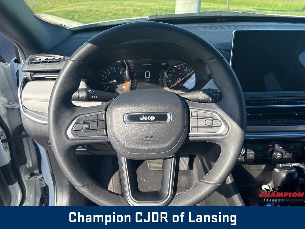 Used 2025 Jeep Compass Limited AWD/4WD image 18
