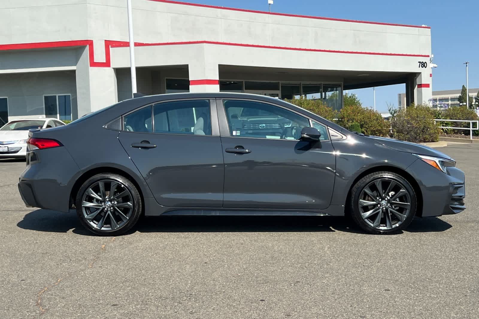 Certified 2025 Toyota Corolla SE w/ Convenience Package FWD image 6