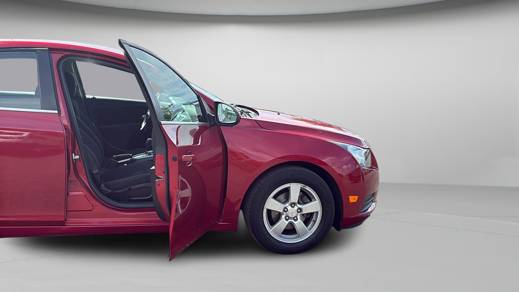 Used 2014 Chevrolet Cruze LT FWD image 26