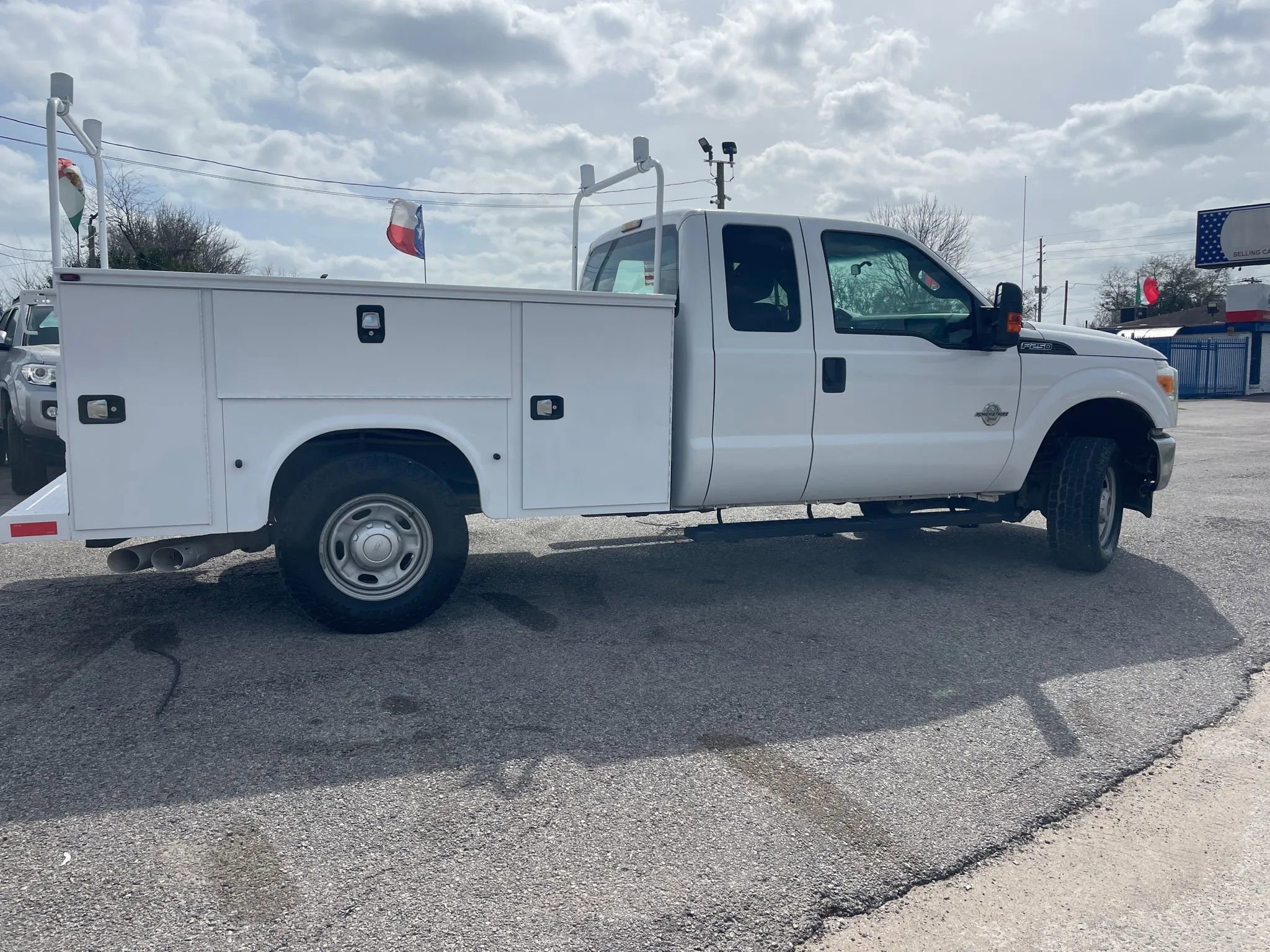 Used 2015 Ford F250 XL w/ Power Equipment Group AWD/4WD image 6