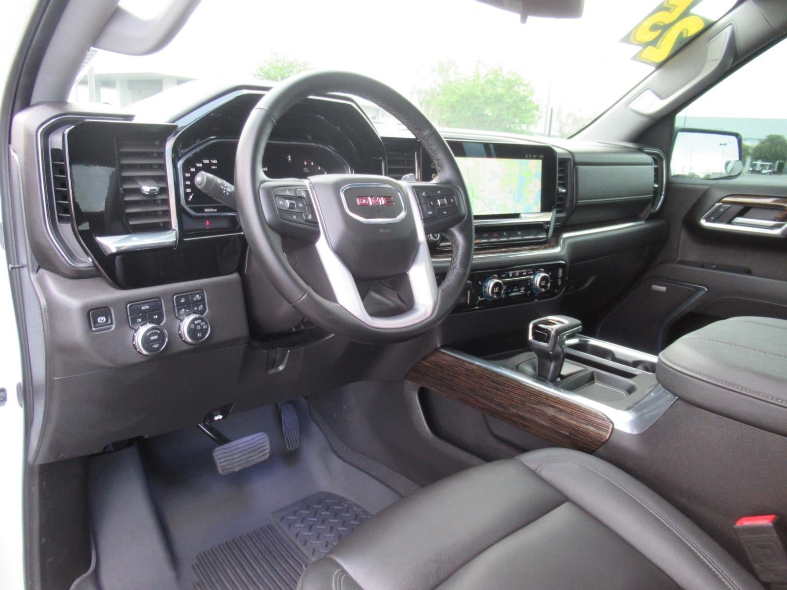 Used 2025 GMC Sierra 1500 Elevation w/ Elevation Premium Package AWD/4WD image 17