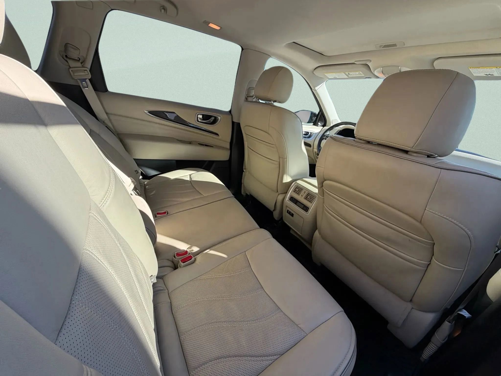 Used 2019 INFINITI QX60 Luxe w/ Essential Package image 14