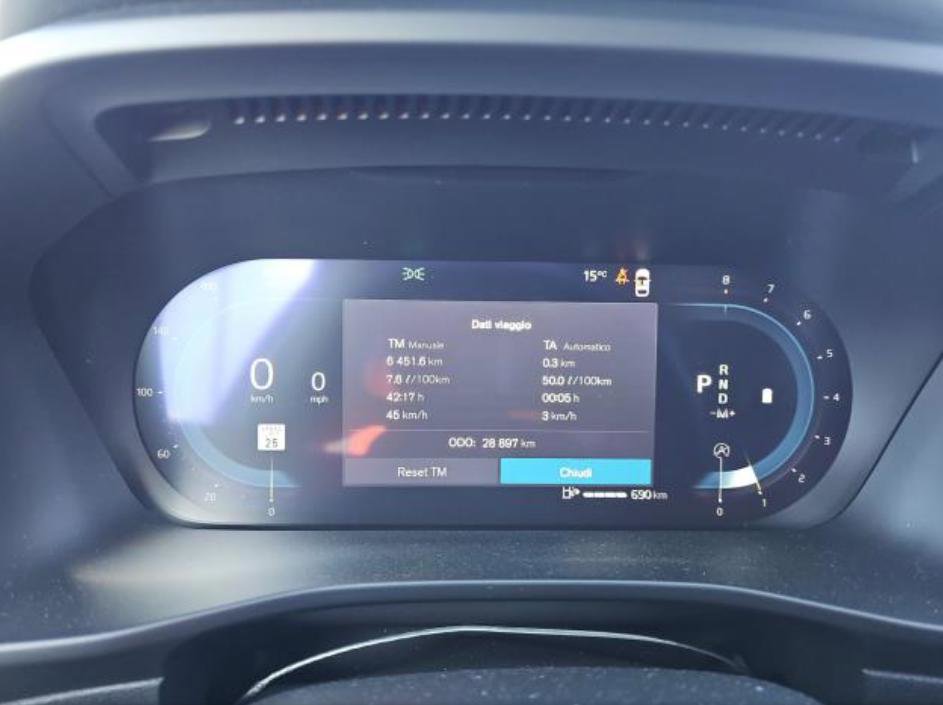 Used 2025 Volvo XC40 B5 Plus image 24