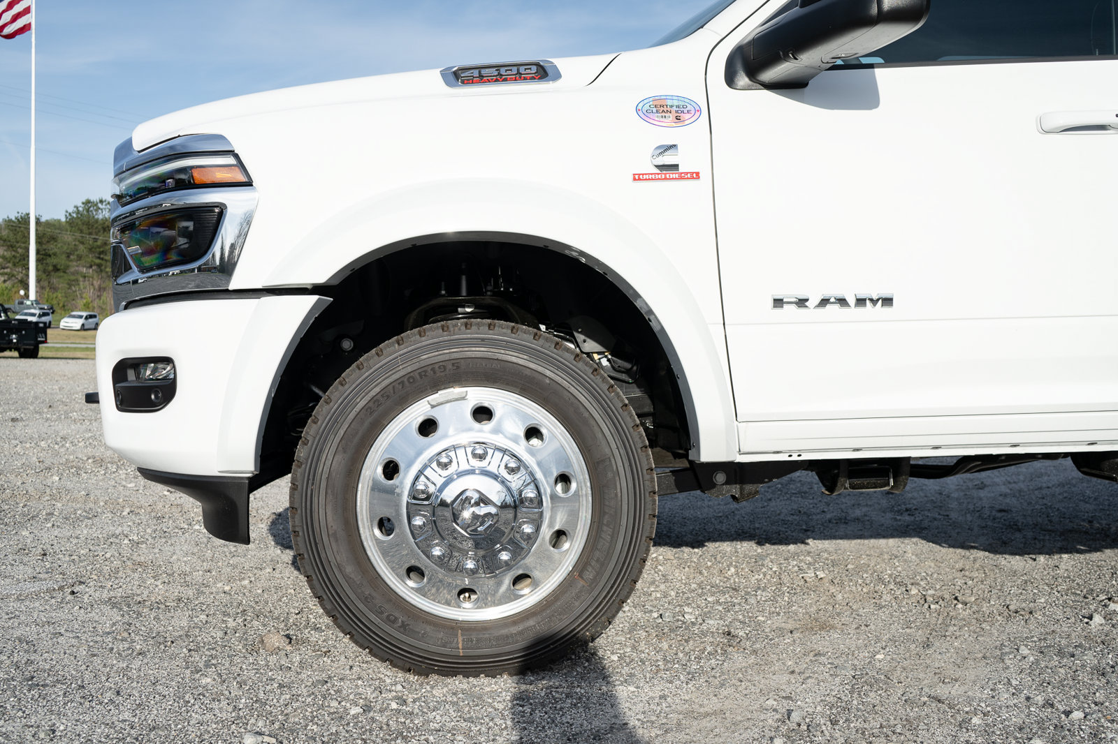 New 2026 RAM 4500 4x4 Crew Cab DRW w/ Laramie Trim Package image 4