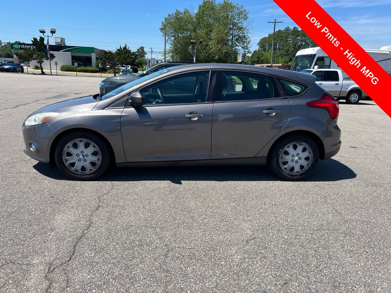 Used 2012 Ford Focus SE FWD image 2