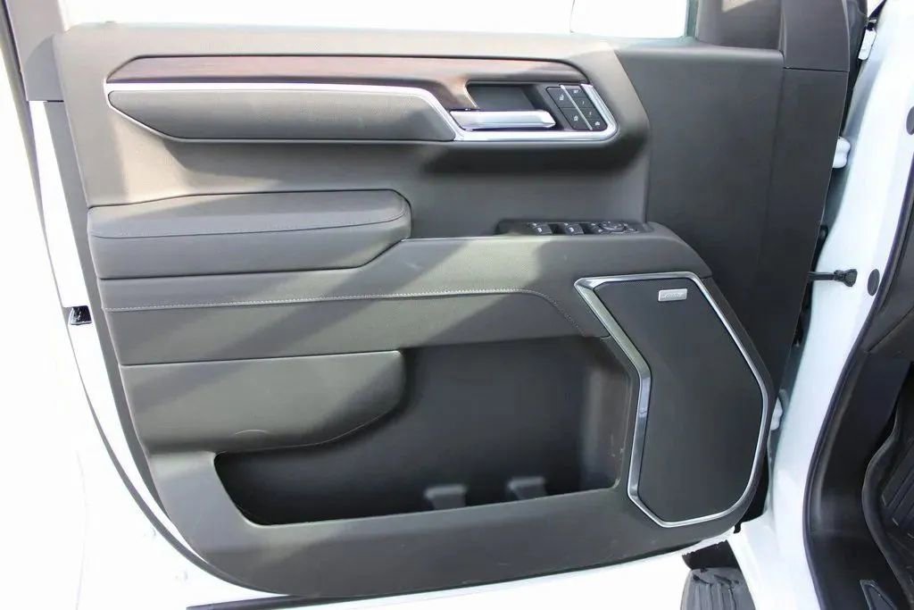 New 2026 GMC Sierra 1500 SLT image 10