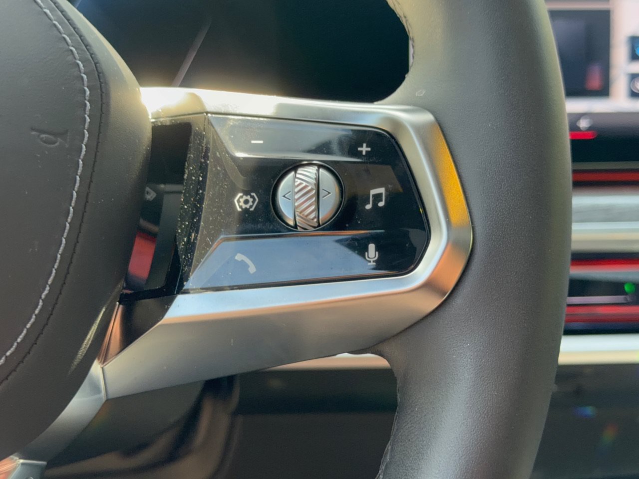 Certified 2023 BMW i7 xDrive60 AWD/4WD image 19
