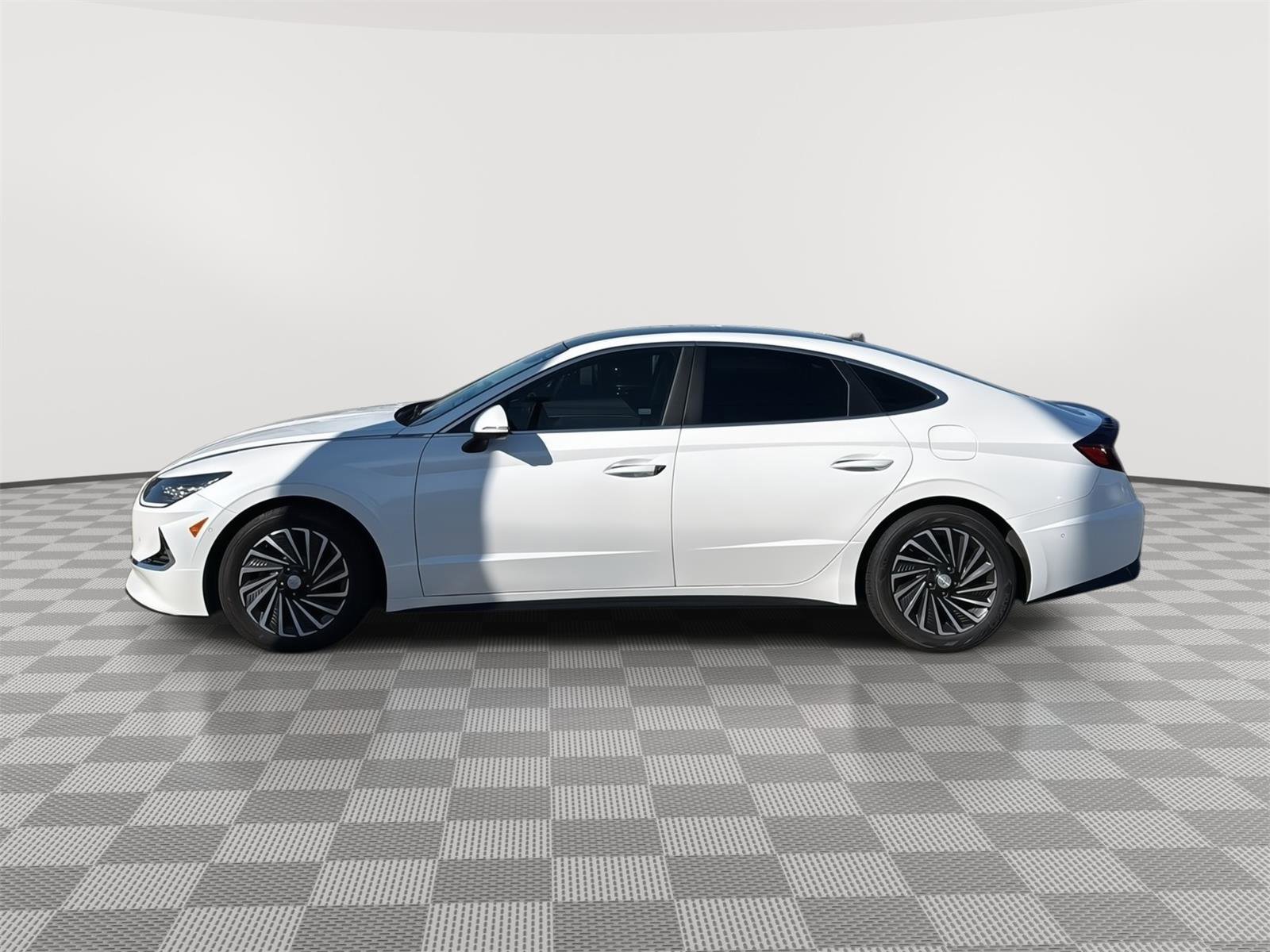 Used 2022 Hyundai Sonata Limited image 2