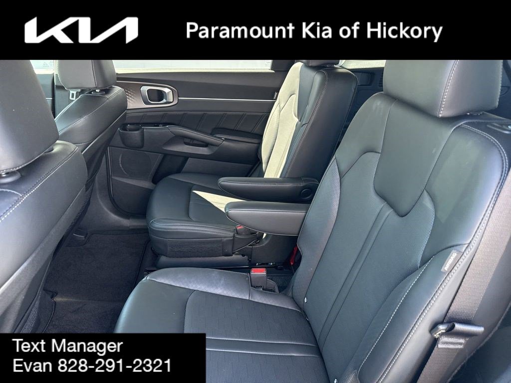 Used 2025 Kia Sorento SX FWD image 17