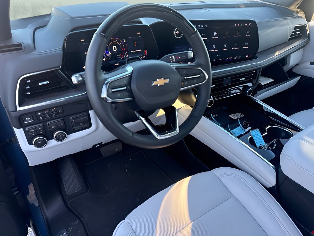 Used 2026 Chevrolet Suburban Premier AWD/4WD image 11